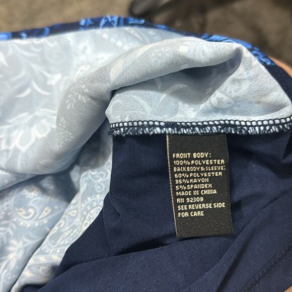 DG2 by Diane Gilman Paisley Print Navy Women Tee NWT Size M - Picture 7 of 7